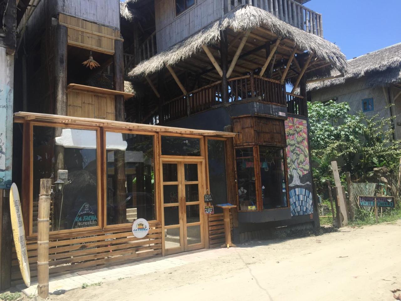 La Facha Hostal Restaurant Surf Mompiche Exterior foto